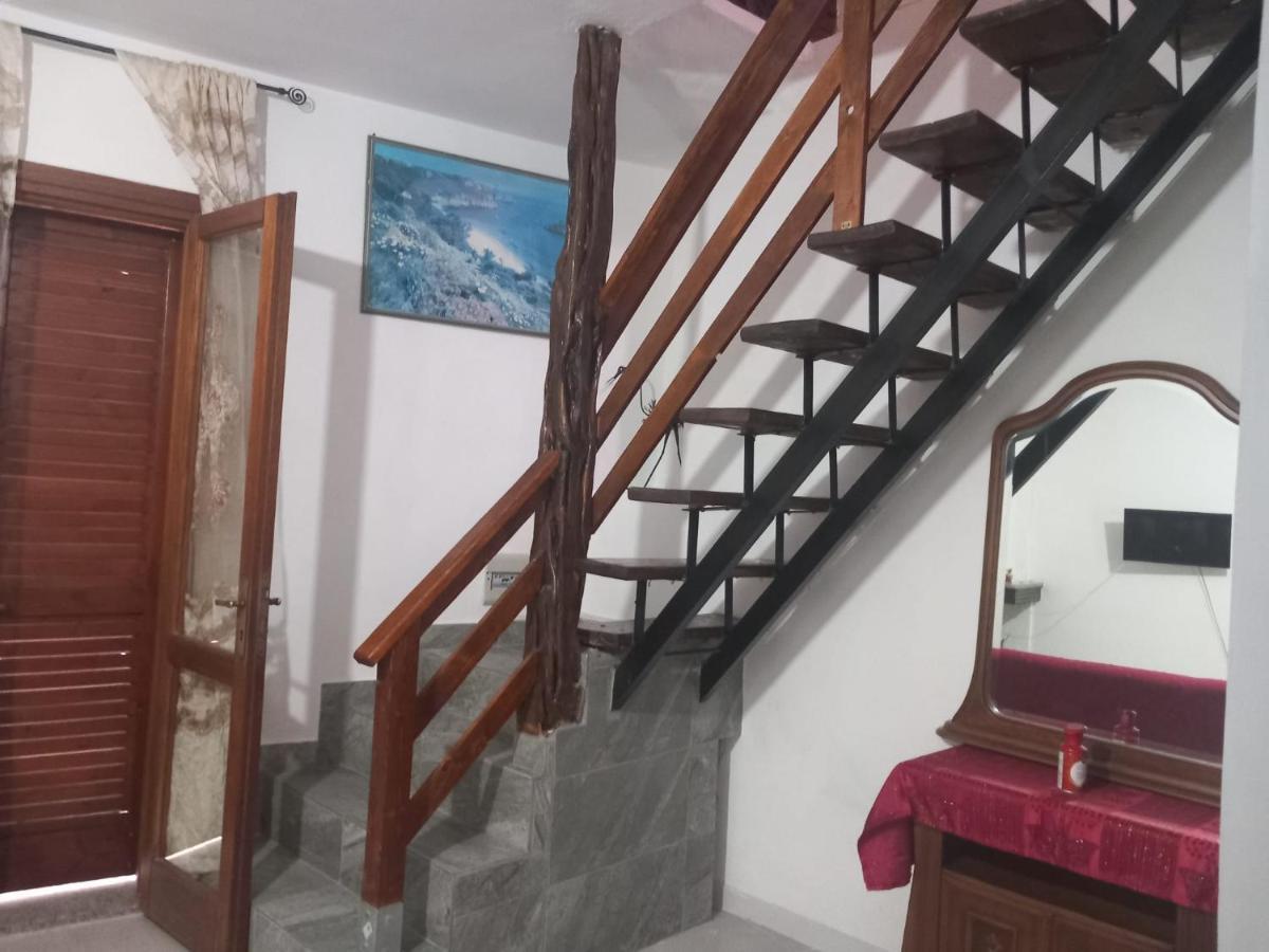 Вилла Holiday House In Синискола Экстерьер фото